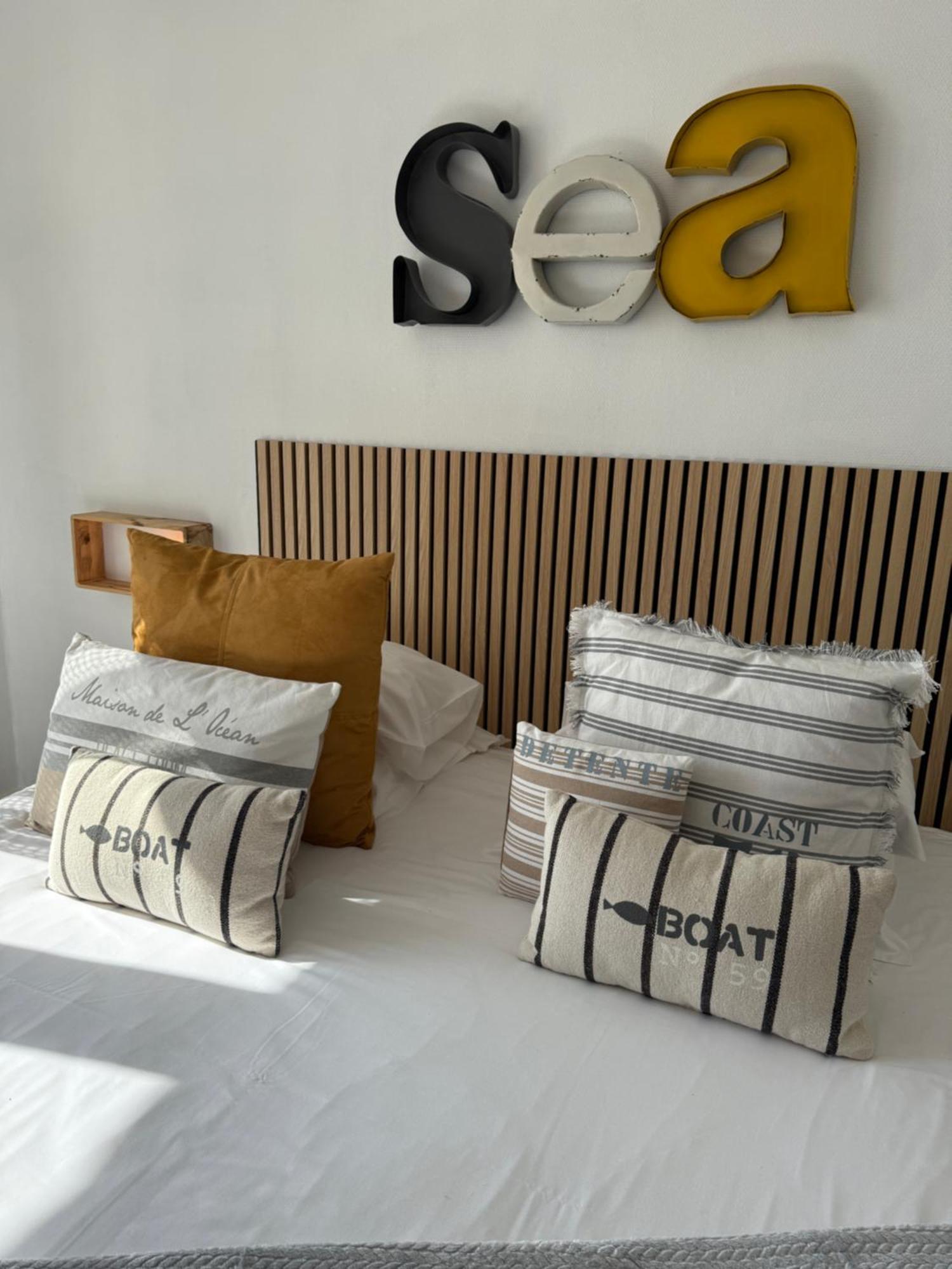 Face Aux Flots Hotel La Cotiniere Bagian luar foto